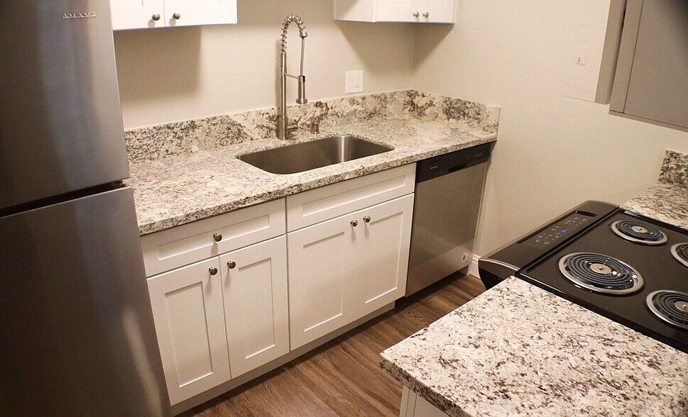 Building Photo - 2302 G St