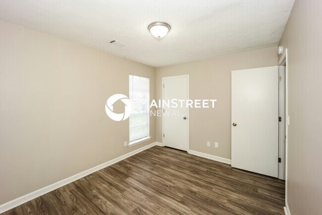 Building Photo - 3 Bedroom Pet-Friendly Home in Atlanta, GA with Main Street Renewal