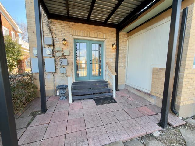 Building Photo - 803 Woodlawn Ave