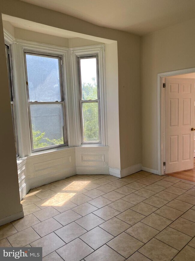 Building Photo - 649 N 40th St