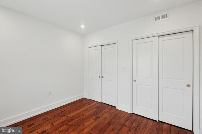 Building Photo - 2317 E Cumberland St