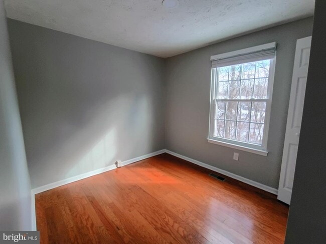 Building Photo - 7445 Aspenpark Rd