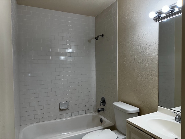 Building Photo - 10857 NW 45th St