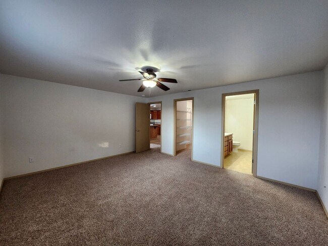 Building Photo - 5811 Austin Ct