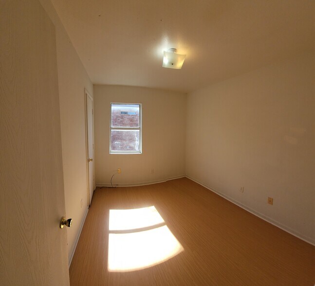Building Photo - 2810 Cantabrian Dr