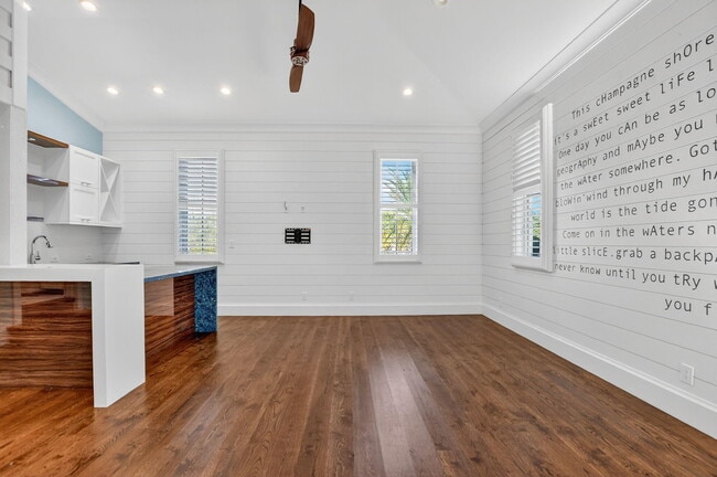 Building Photo - 200 NW 10th St