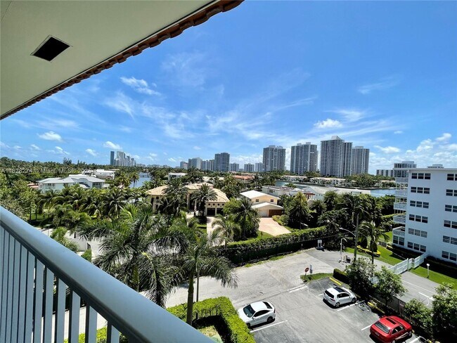 Building Photo - 3181 S Ocean Dr