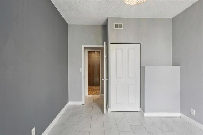 Building Photo - 3060 Pharr Ct N Northwest