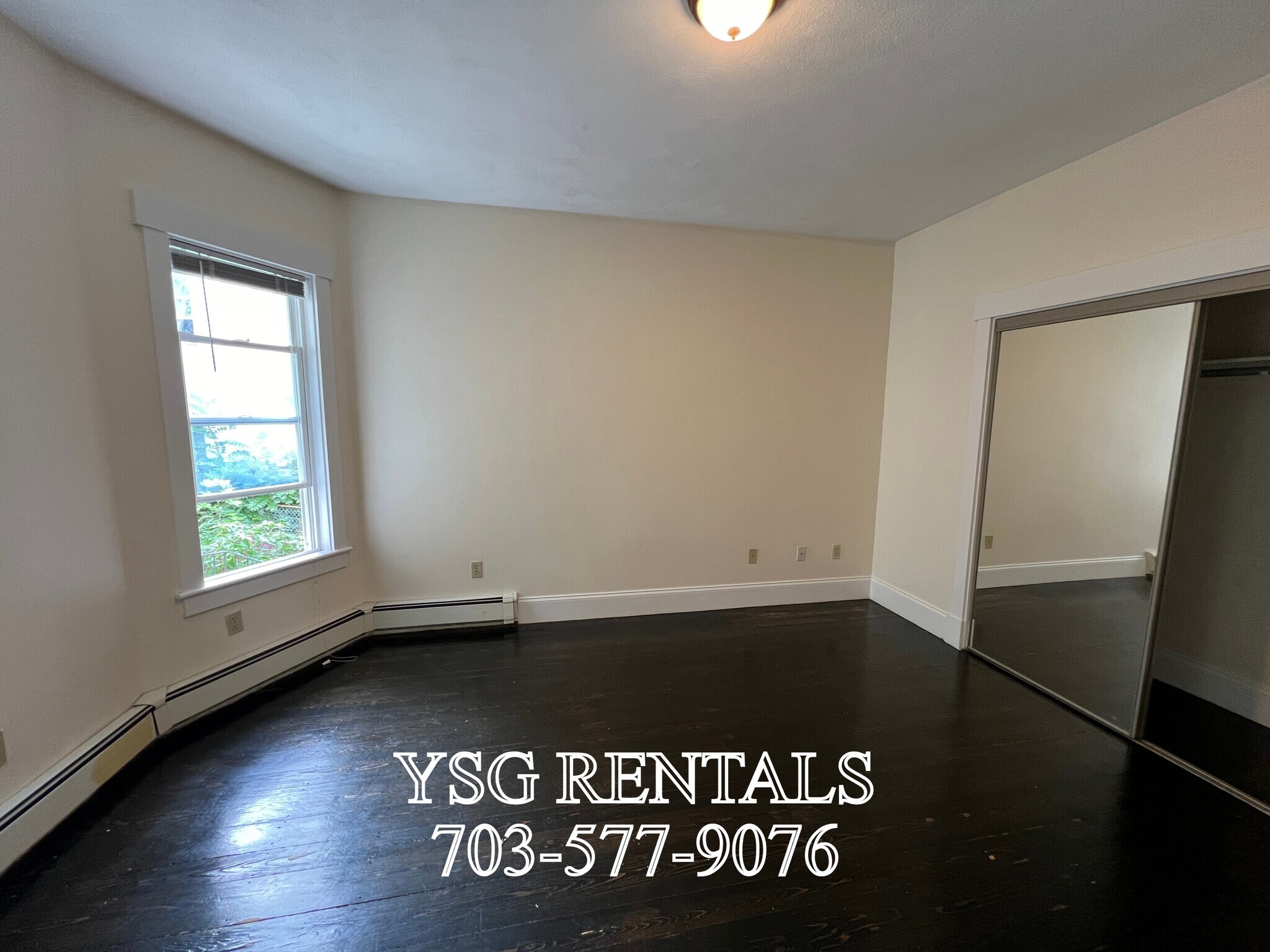 Building Photo - 4 Romar Ter