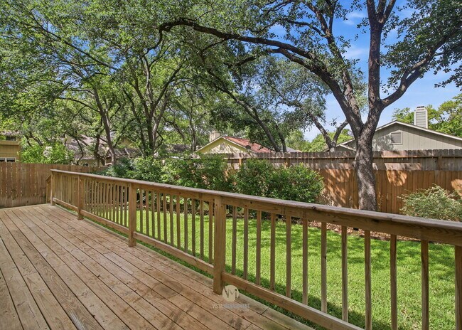 Building Photo - 13811 Stone Hollow