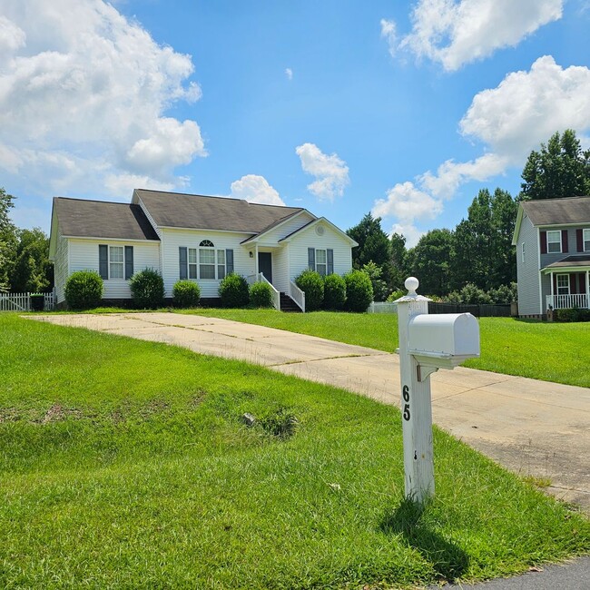 Primary Photo - 3 Bedroom Ranch with fenced yard