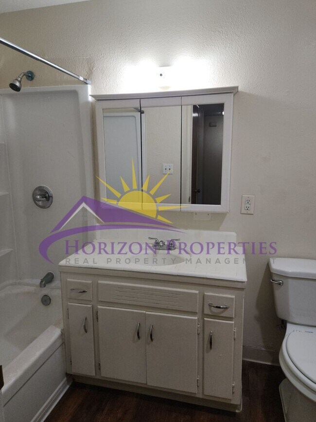 Building Photo - 1430-1432 Topaz Way