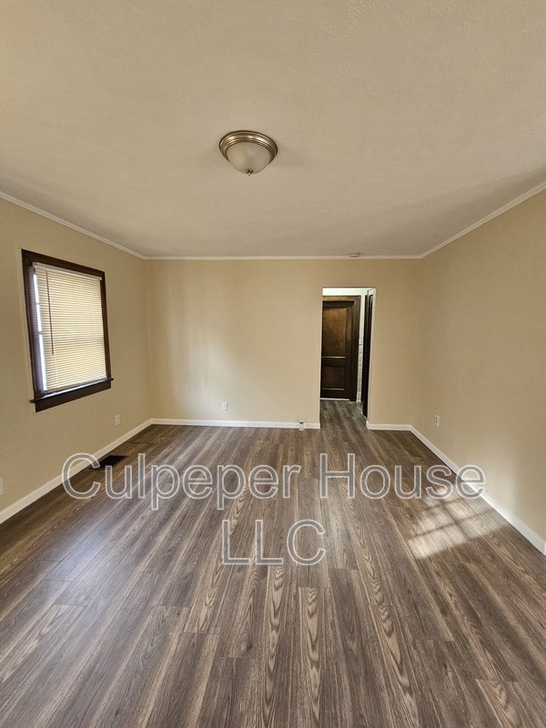 Building Photo - 1046 Slater St