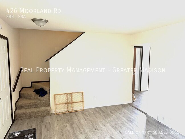 Building Photo - 3 bedroom duplex on Madison's south side w...