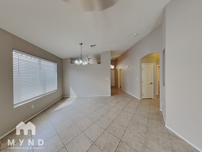 Building Photo - 212 Sandpiper Village Way
