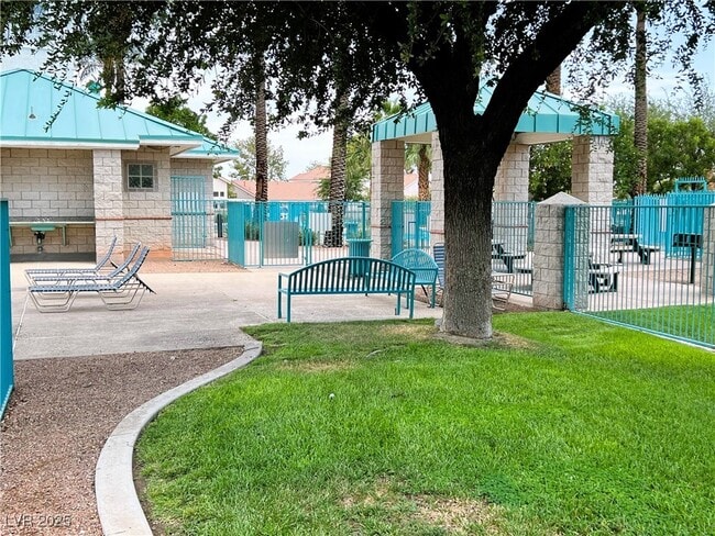 Building Photo - 2183 Polynesia Cir