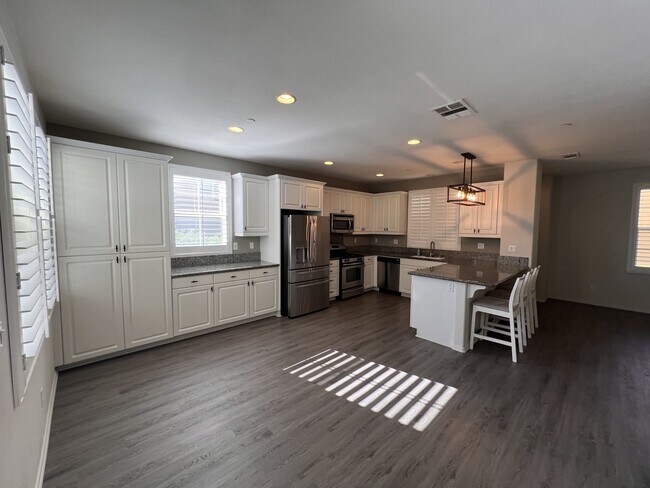 Building Photo - 8090 Cornwall Ct