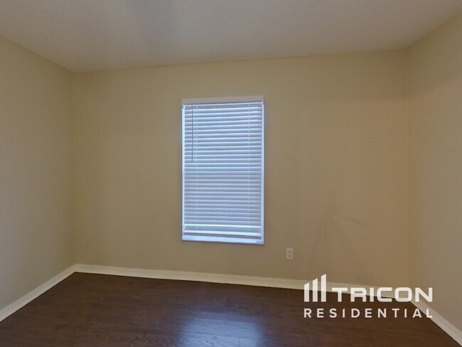 Building Photo - 5044 Pine Needle Dr