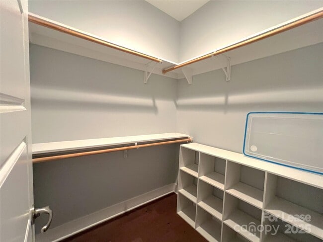 Building Photo - 211 Doggett St