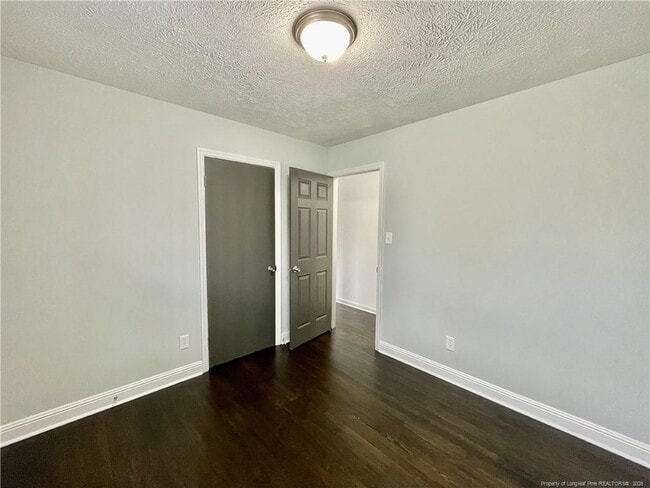 Building Photo - 2816 E Cramer Dr