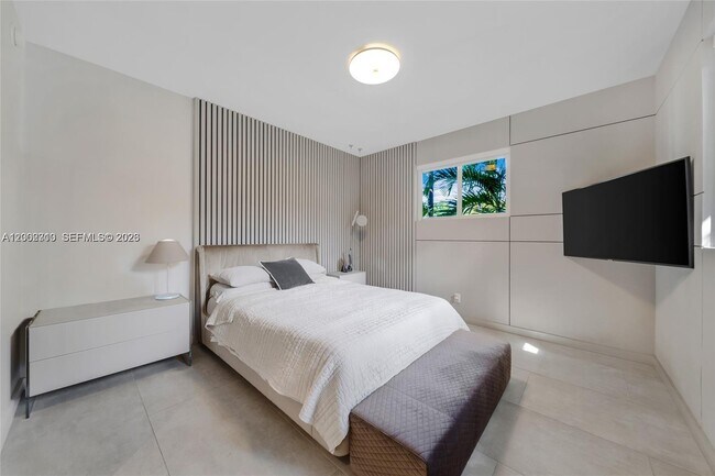 Building Photo - 3531 SW 1st Ave