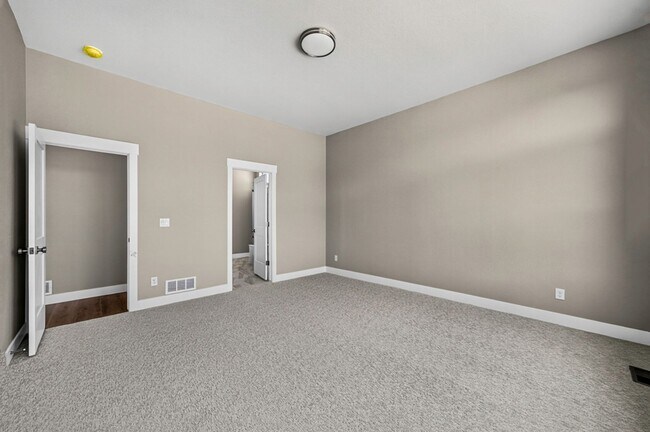 Building Photo - 10131 Lake Arbor Ln