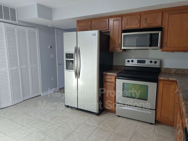 Building Photo - 500 Winchester Ave