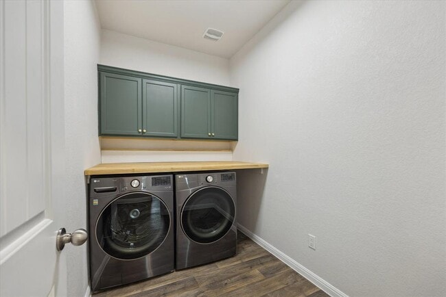 Building Photo - 220 Tributary Way