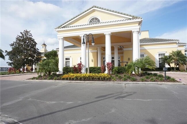 Building Photo - 1908 Greenbriar Ter