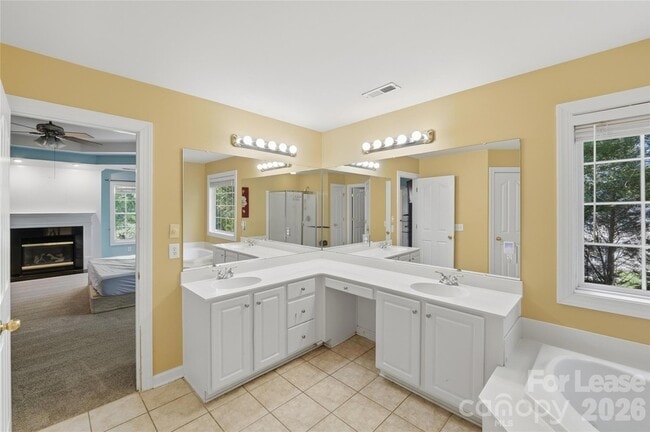 Building Photo - 1915 Prima Cornice Ct