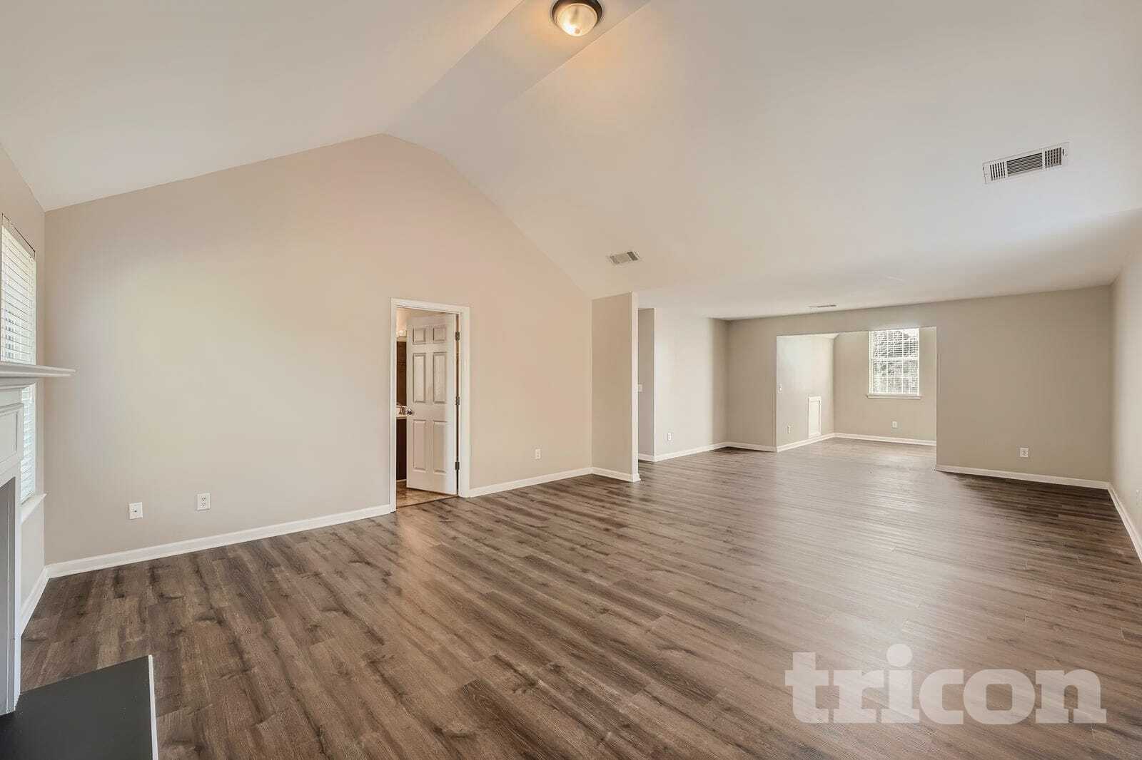 Building Photo - 5190 Hopewell Manor Dr