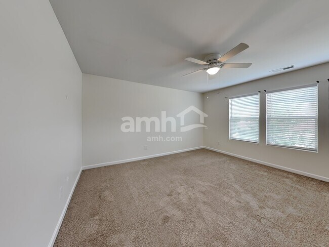 Building Photo - 2311 Foxy Dr