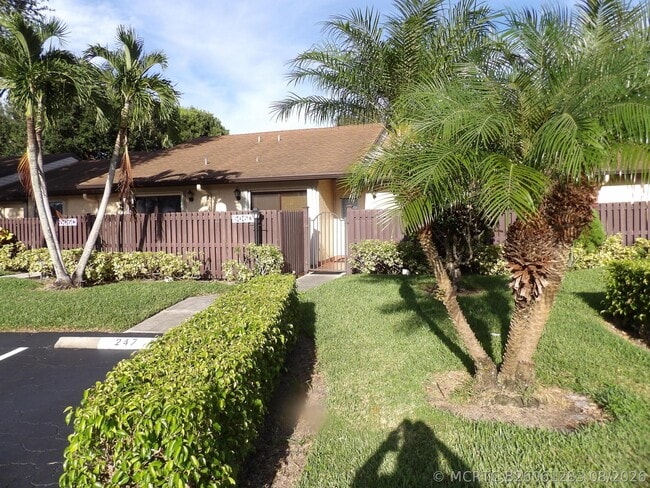 Building Photo - 606 Sea Pine Way