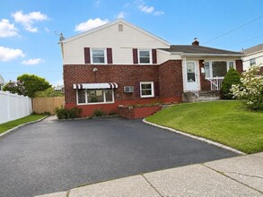 Building Photo - 36 Forest Dr