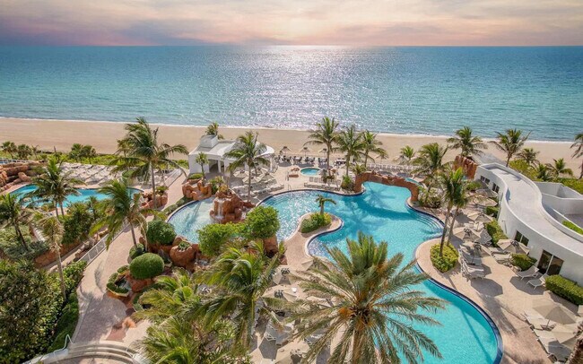 Building Photo - 18001 Collins Ave