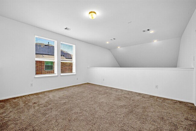 Building Photo - 29897 Dovetail Blf Ln