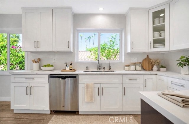 Building Photo - 4450 Hayvenhurst Ave