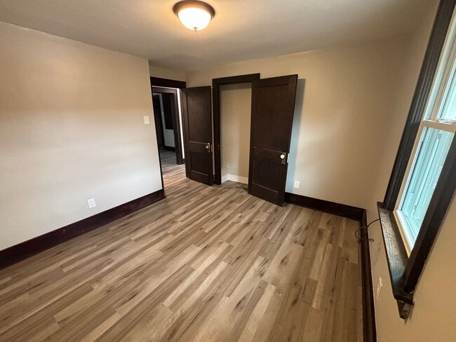 Building Photo - Beautiful 3 Bedroom 2 Bathroom Home in Bea...