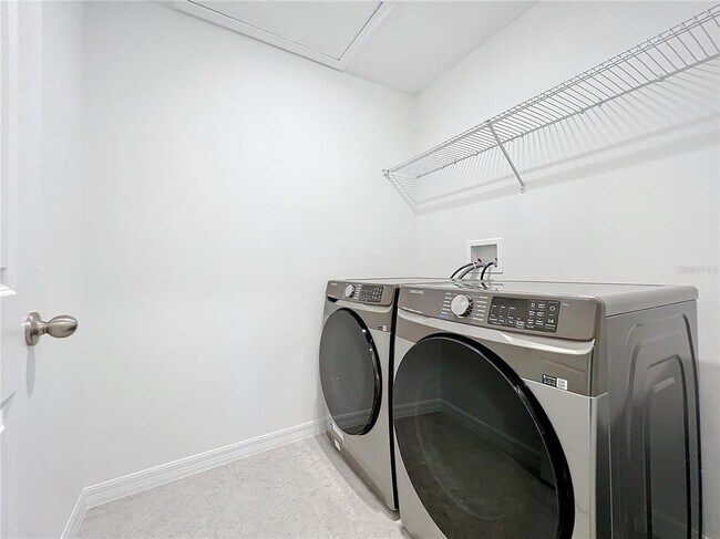 Building Photo - 1679 Meadowlark Dr