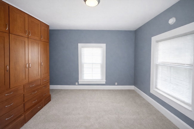 Building Photo - 444 N Chester Ave