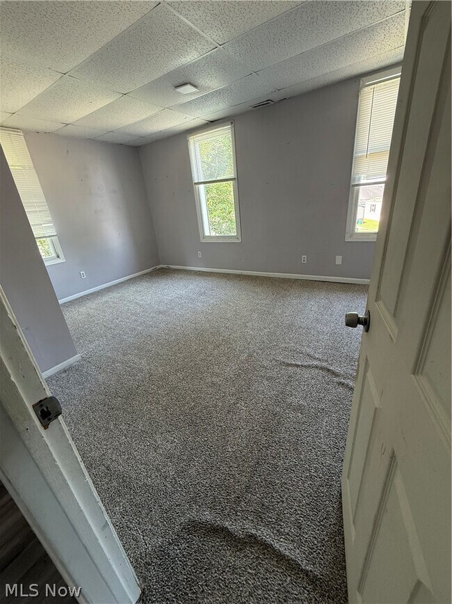 Building Photo - 1108 River Dr