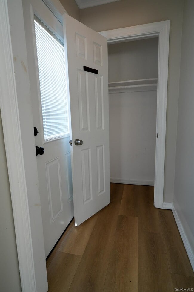 Building Photo - 59 Troy Ave