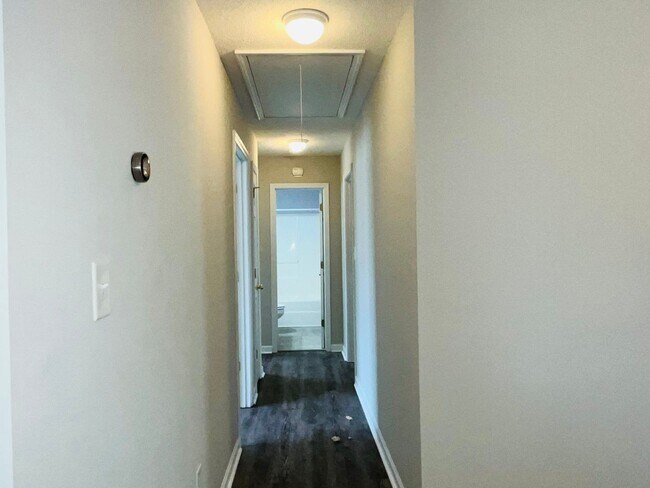 Building Photo - Northgate district! 4 bed/2.5 full bath, newly renovated, large lot, approx 2500 sqft, 2 car gara...