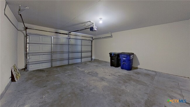 Building Photo - 126 Sylvan St
