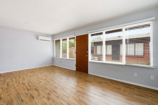 Building Photo - 1307-1311 E. 9th St. ( 1307A, 1307B, 1307C, 1309, 1311 )