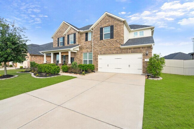 Building Photo - 515 Round Lake Dr