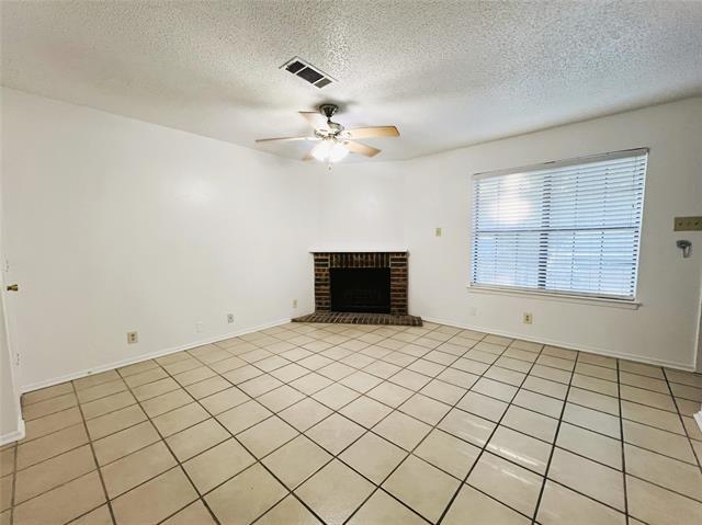 Building Photo - 929 W Hickory St