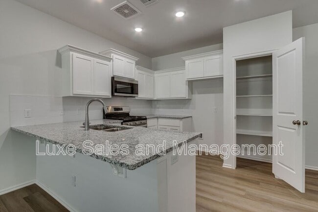 Building Photo - 11603 Mackenzie Wy