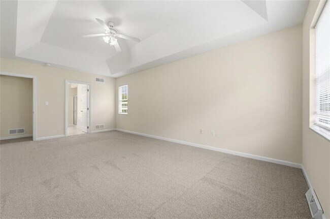Building Photo - 223 Cottonwood Ln