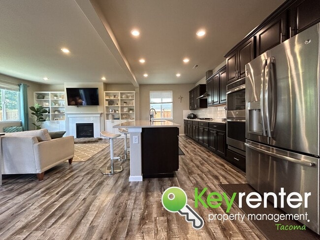 Building Photo - Spacious 5-Bed 3-Bath Home in Prime Northe...